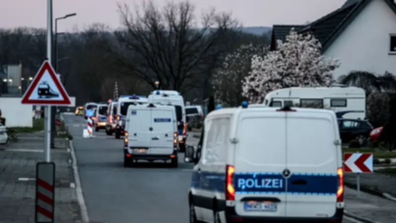 Großeinsatz in NRW: Polizei sichert Castor-Transport von Jülich nach Ahaus