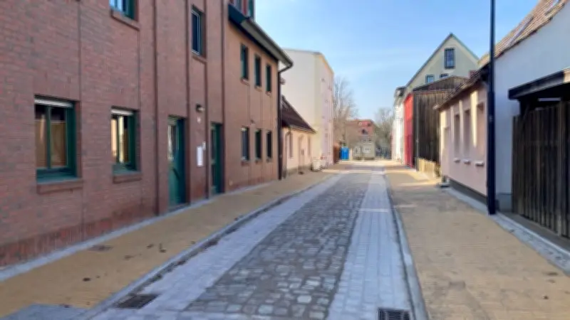 Güstrow: Krückmannstraße öffnet pünktlich vor Ostern nach umfassender Sanierung