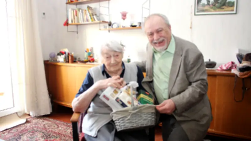 Güstrow: Ältestes AWG-Mitglied Klara Fritz feiert 102. Geburtstag mit bewegter Lebensgeschichte