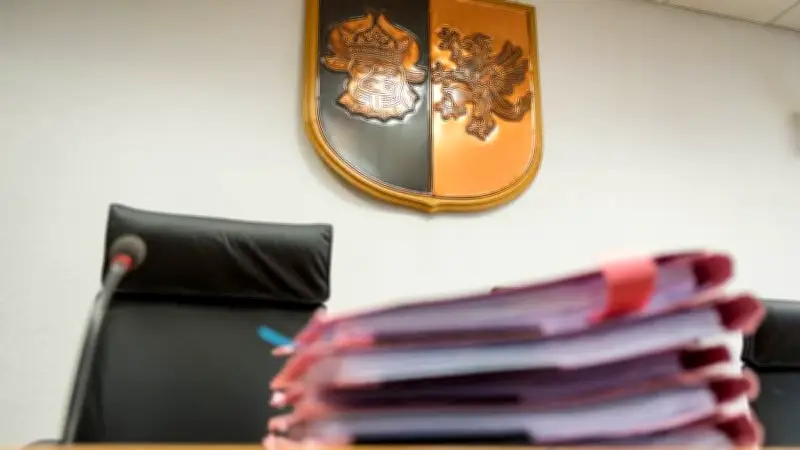 Güstrow: Opfer erinnert sich nicht mehr an brutale Messerattacke - Drei Männer in Berufungsprozess