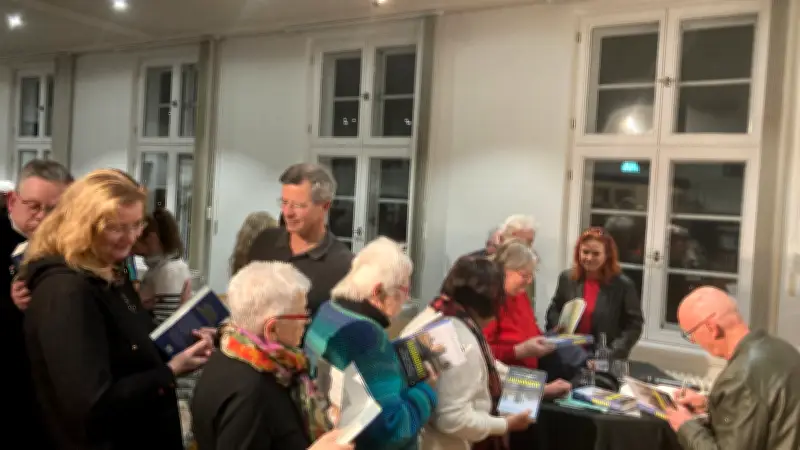 Güstrower Lesung: Carsten Gansel diskutiert das Verschwinden der DDR-Literatur