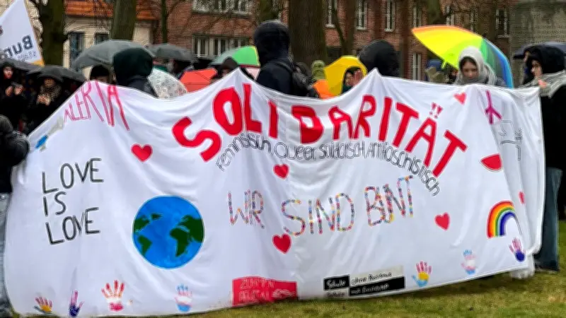 Güstrower Schüler demonstrieren für Solidarität und Vielfalt trotz Gegenwind