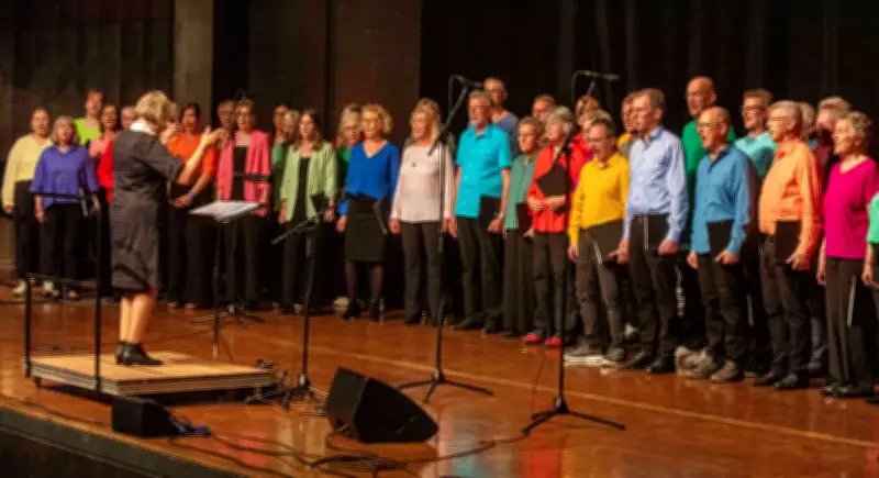 Götze-Kunst, Himmelsleiter und Kirchencafé in historischer Kutsche in Bernburg