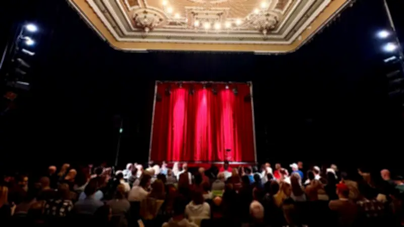 „Halle lacht“: Spontane Comedy-Reihe zieht von Puschkinhaus in die Palette