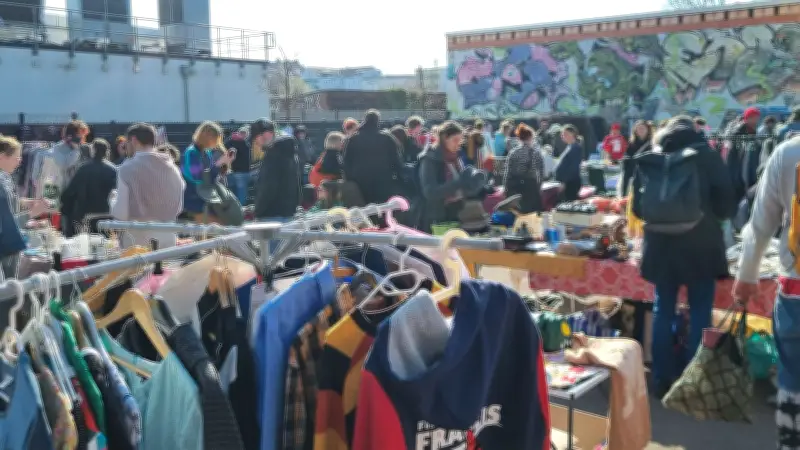 Halles Hofflohmarkt am Steintor: Vom DDR-Geschirr bis Star Wars zum authentischen Treffpunkt