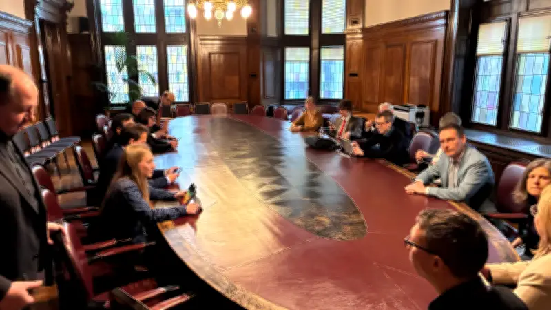 Halles Sparkonzept sorgt für kontroverse Reaktionen nach dramatischer Ratssitzung