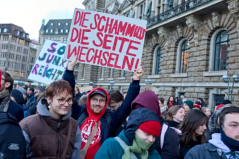 Hamburg: Über 17.000 demonstrieren gegen Gewalt an Frauen – Fernandes spricht trotz Morddrohungen