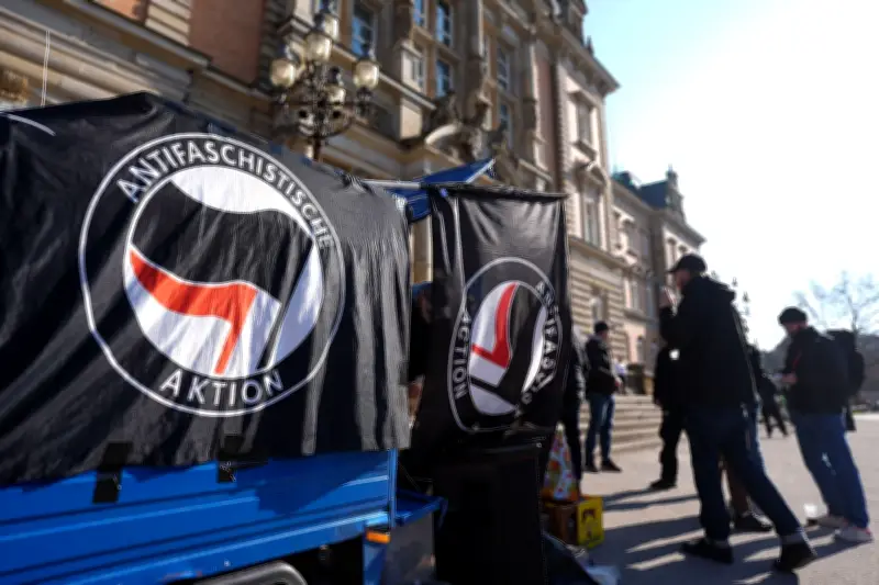 Hamburg: Prozess gegen mutmaßliche Mitglieder der rechten Terrorgruppe „Letzte Verteidigungswelle“ beginnt