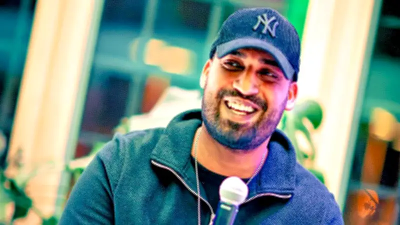 Hanau-Überlebender Said Etris Hashemi in Merseburg: Lesung zu Rassismus und Migration