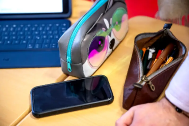 Handyverbot an Schulen: Landtag Niedersachsen hört kontroverse Positionen an