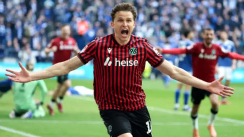 Hannover 96: Last-Second-Tor von Osei verhindert Aufstiegs-Krise auf Schalke