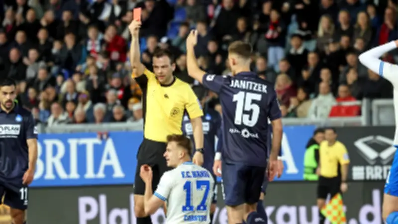 Hansa Rostock siegt trotz Roter Karte: Carstens-Ausschluss sorgt für Diskussionen