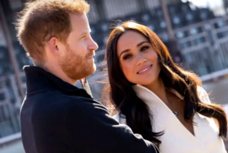 Harry und Meghan wehren sich gegen Buch-Behauptungen als "Verschwörungen"