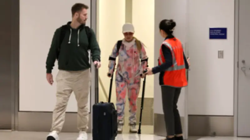 Hayden Panettiere mit Krücken in LA gesichtet: Nervenerkrankung und Ex-Begleitung sorgen für Aufsehen