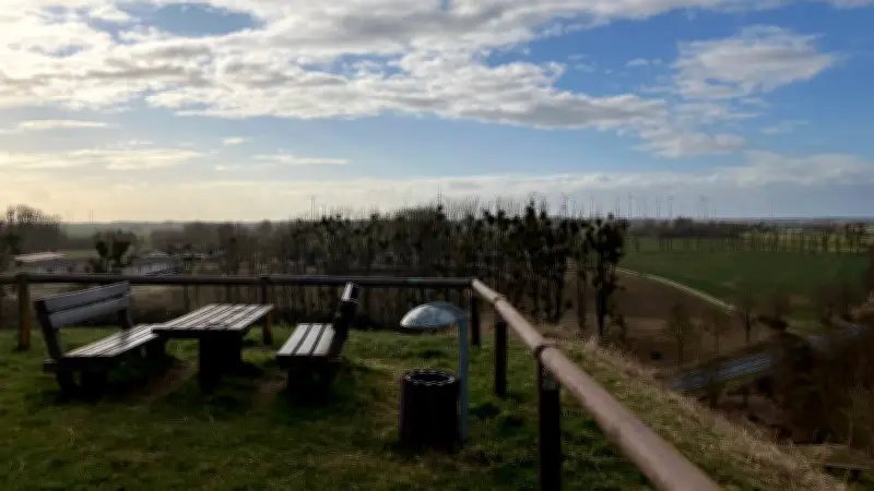 Höchster Aussichtsturm der Uckermark entsteht: Brüssow blickt bald von neuer Pyramide übers Wasser