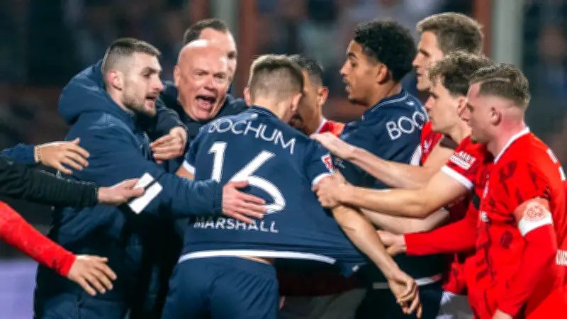 Heftiger Schubser von Lautern-Star: Umstrittene Szene bei Bochums Spektakel-Sieg