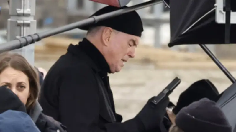 Helen Mirren und Pierce Brosnan: 007-Zauber kehrt bei Geheimdreh für 'MobLand' zurück