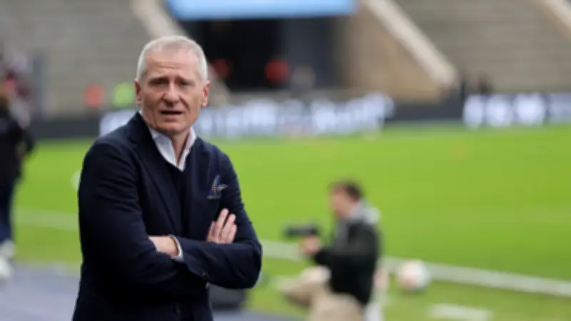 Hertha BSC stellt mitten in der Saison zwei Trainer frei – ein echter Knaller