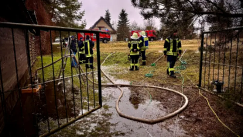 Hochwasser-Bekämpfung im Landkreis Rostock: Feuerwehr-Schläuche müssen aufwändig gereinigt werden