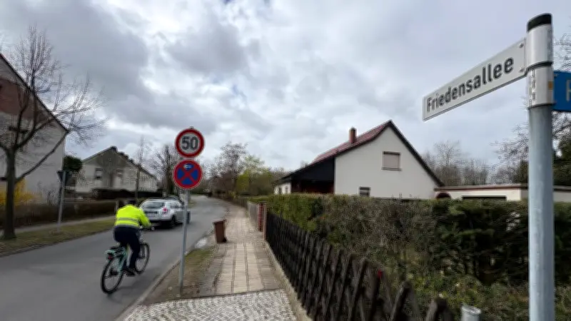 Horrorfund in Bitterfeld-Wolfen: Hobbygärtner entdeckt menschlichen Unterkiefer im Gartenbeet