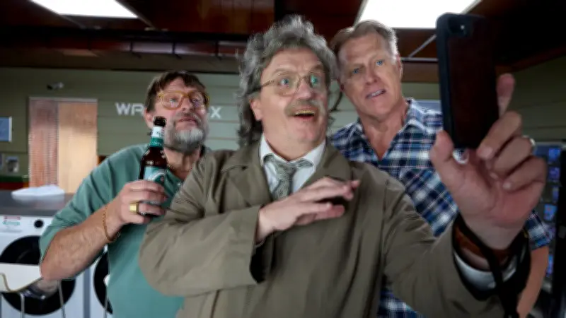 Horst Schlämmer sucht das Glück: Kerkelings Kultfigur kehrt mit heiterer Nummernrevue zurück