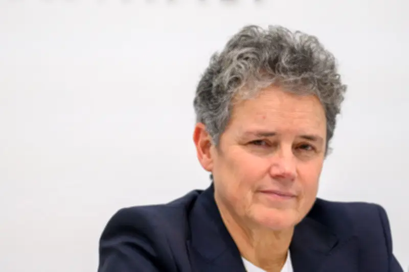 Hüskens kritisiert Spritpreis-Paket: Pendlerpauschale-Erhöhung gefordert