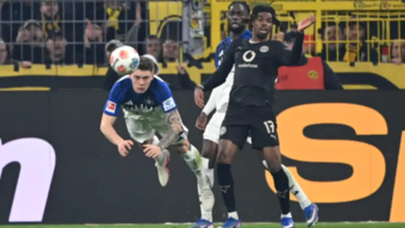 HSV bangt um Abwehrstabilität: Remberg-Sperre trifft Hamburger vor Augsburg-Duell