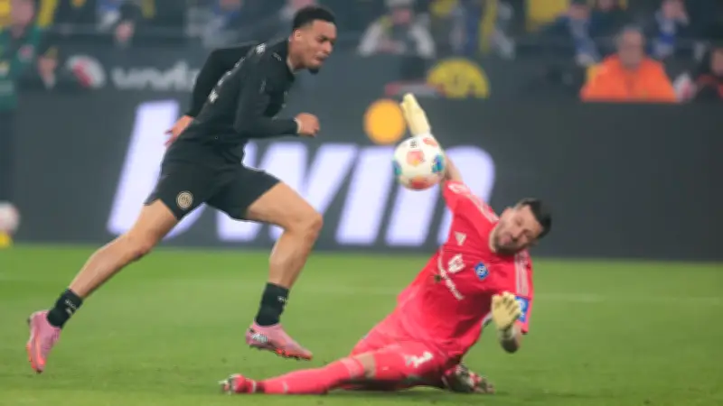 HSV-Torwart Heuer Fernandes nach Top-Leistung: Ist die WM 2026 wirklich möglich?