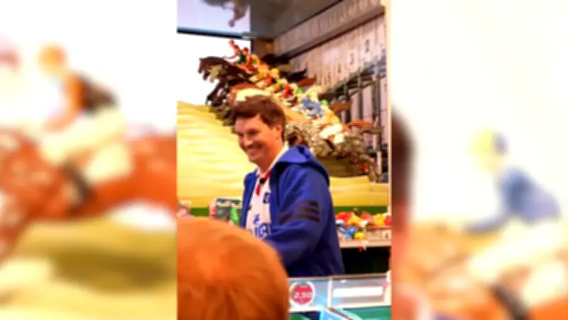 HSV-Trainer Merlin Polzin erfüllt sich Kindheitstraum auf Weihnachtsfeier