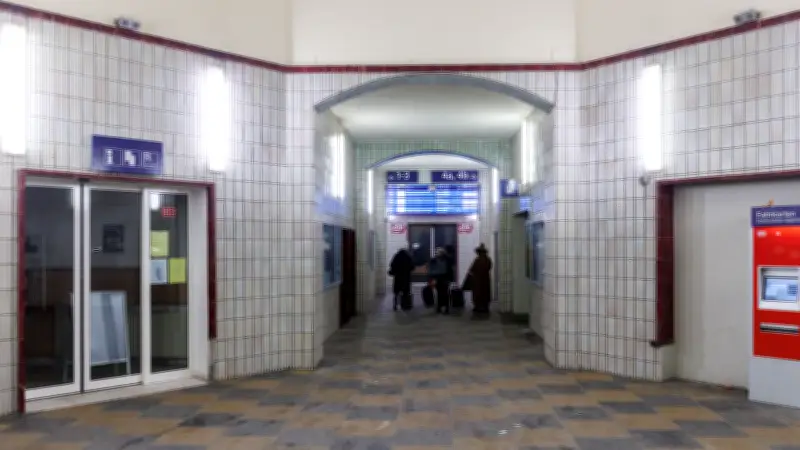 Hygiene-Alarm am Bahnhof Pasewalk: Toiletten gesperrt - Bürgermeister spricht von 'Vollkatastrophe'