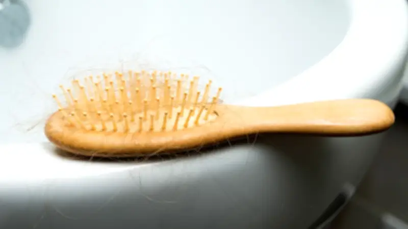 Hygiene im Bad: So reinigen Sie Ihre Haarbürste gründlich und effektiv