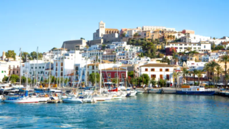 Ibiza reduziert Mietwagen-Kontingent: Urlauber müssen mit Engpässen und höheren Preisen rechnen