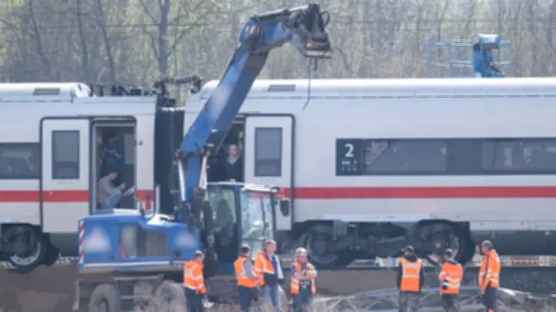 ICE kollidiert bei Gelnhausen mit Bagger – Bahnstrecke gesperrt