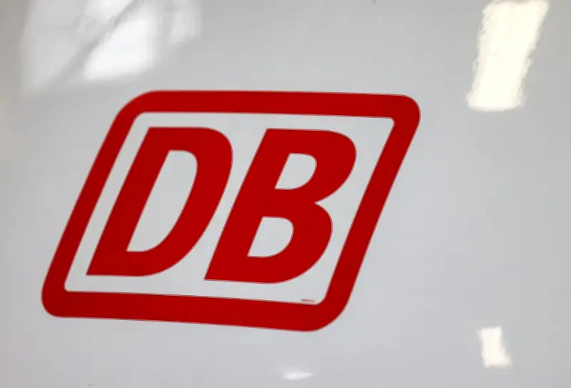 ICE-Unfall bei Gelnhausen: Baggerfahrer leicht verletzt - Bahnstrecke gesperrt