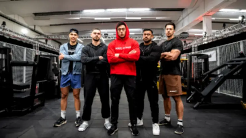 Im IRON CAGE: Erster Athlet knackt 100.000 Kilo nach nur drei Stunden