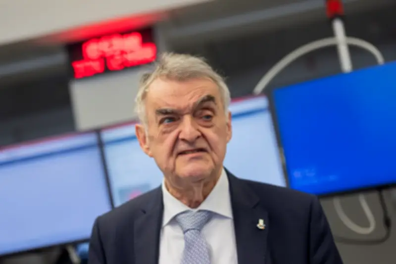 Innenminister drohen DFB und DFL mit Polizeikosten bei Stadionsicherheit