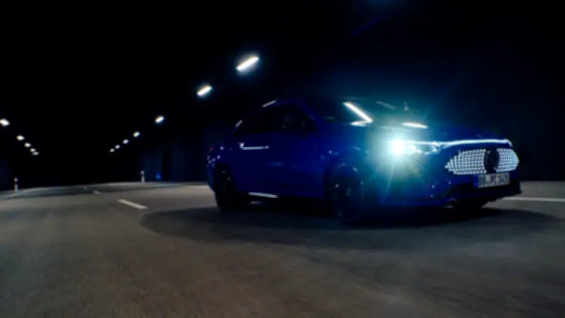 Intelligente Matrix-LED-Scheinwerfer: Mehr Sicherheit bei Nachtfahrten durch adaptives Licht