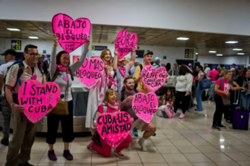 Internationale Aktivisten bringen Hilfsgüter nach Kuba und kritisieren US-Politik