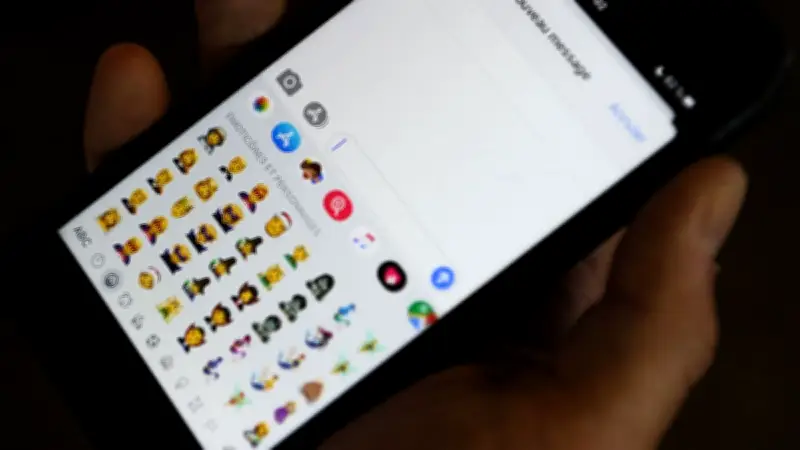 iOS 26.4 Beta bringt neue Emojis: Posaune, Schatztruhe und Orca im Test