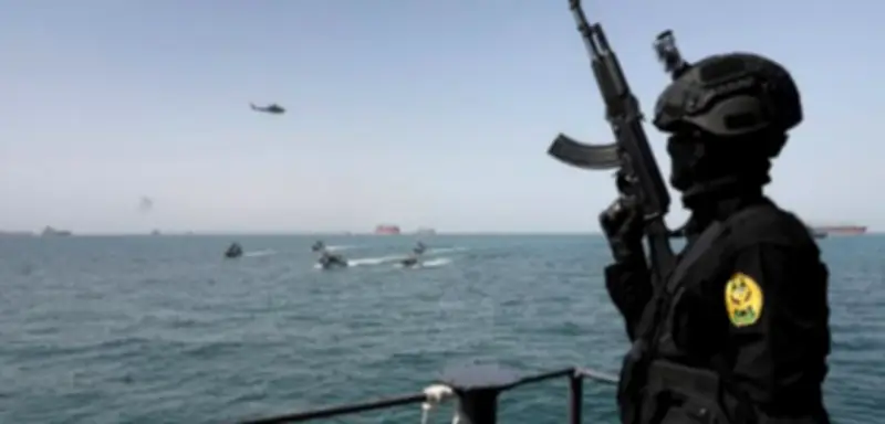 Iran blockiert Straße von Hormus: Ölpreis-Explosion droht Inflation anzufachen