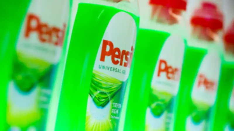 Iran-Krieg treibt Preise: Henkel-Chef kündigt höhere Kosten für Persil und Co. an