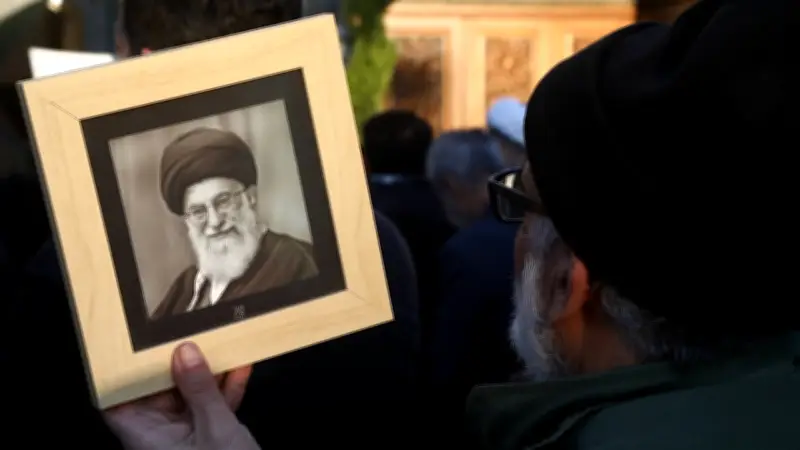 Iran nach Chameneis Tod: Hydra-Strategie des Mullah-Regimes hält Machtfrage offen