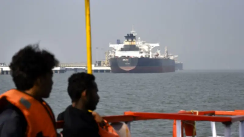 Iran plant Maut für Straße von Hormus: Parlamentarier wollen Gebühren für Öl-Passage