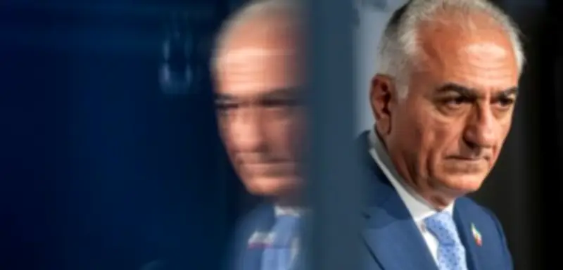 Iran: Reza Pahlavi als Oppositionsfigur - Bundesregierung bleibt zurückhaltend