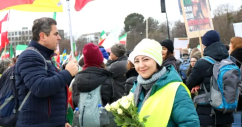 Iranische Aktivistin in München: Vom Gefängnis zur Freiheit im Kampf für Demokratie