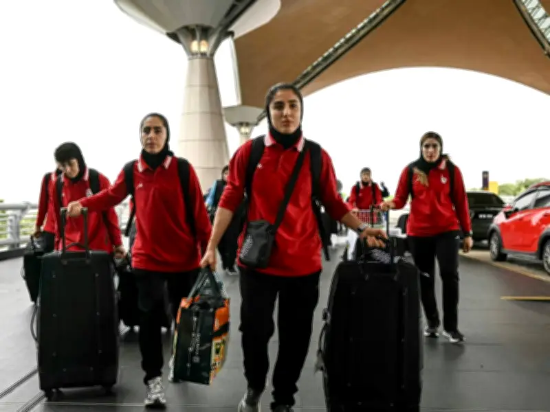 Iranische Fußball-Frauen erreichen Türkei auf Heimreise – Zwei Spielerinnen bleiben in Australien