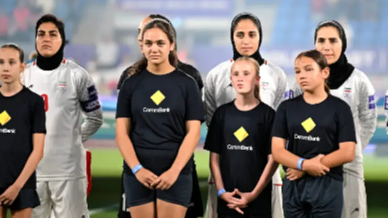 Iranische Fußballerinnen schweigen bei Nationalhymne: Stiller Protest gegen Teheraner Regime