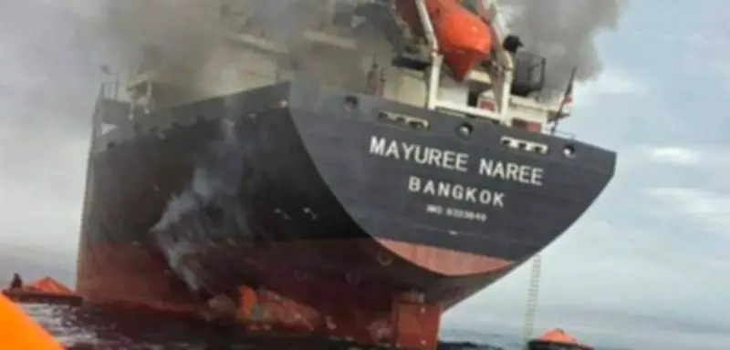 Irankonflikt verteuert Schifffahrt massiv: Blockade der Straße von Hormus treibt Kosten in die Höhe