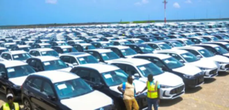 Irankrieg führt zu Luxuswagen-Stau auf kenianischer Insel Lamu