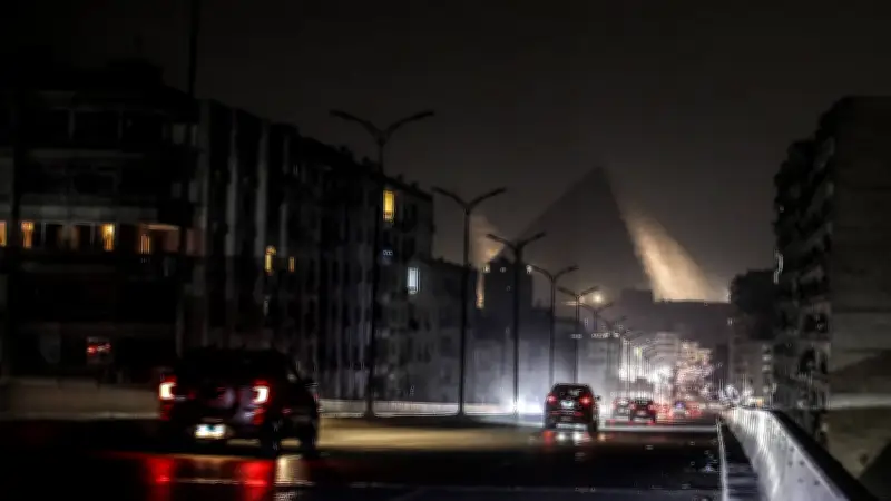 Irankriegs-Folgen weltweit: Von Vier-Tage-Woche bis Helium-Knappheit